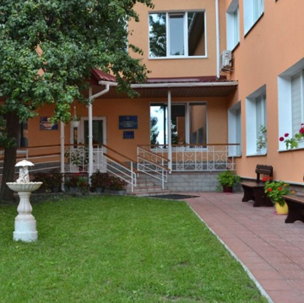 "Семидар" виготовив та встановив поручні з нержавіючої сталі в центрі "Відродження", м. Чернігів.